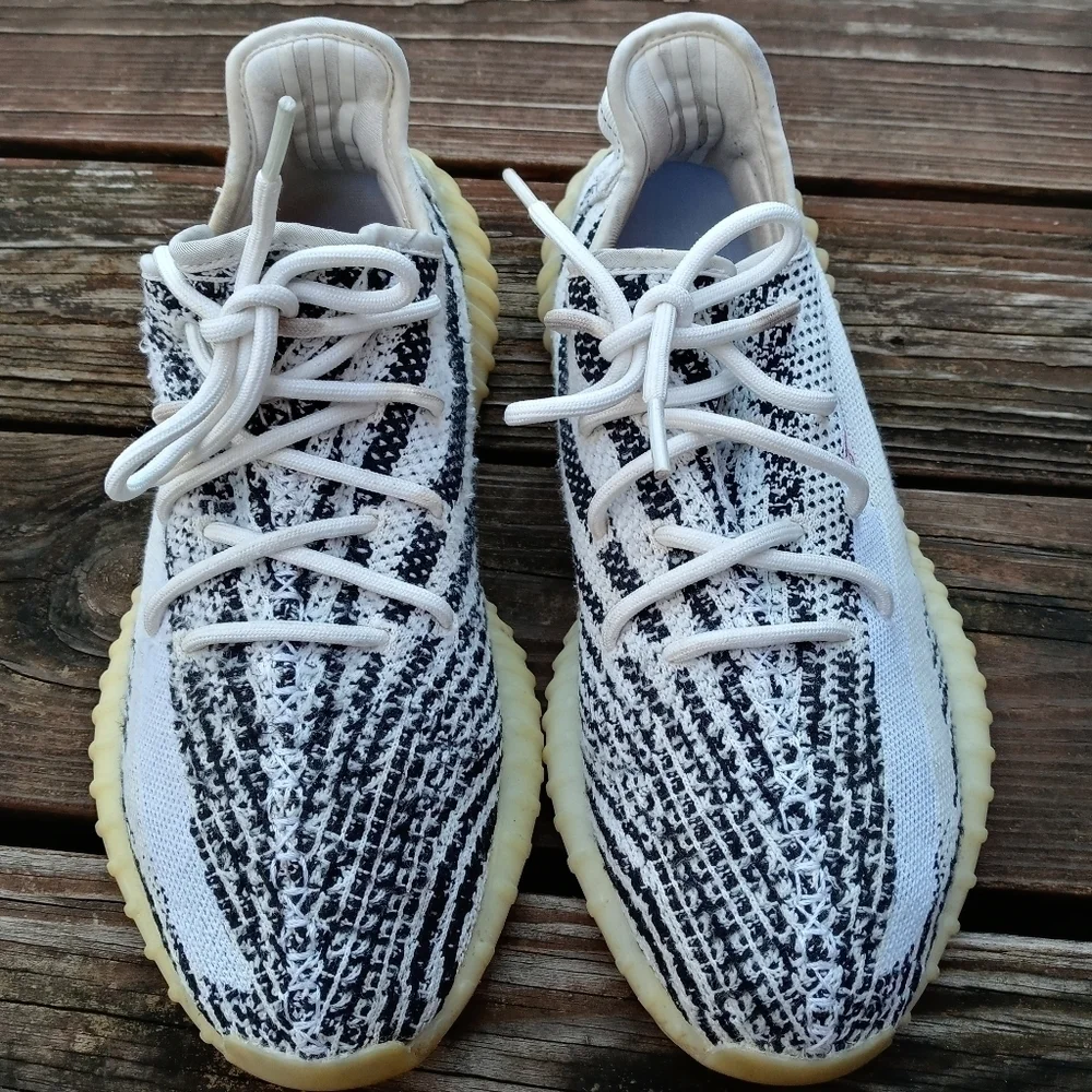 Adidas Yeezy Boost 350 V2 Zebra men's SIZE 11 CP9654 100% AUTHENTIC. 249pem